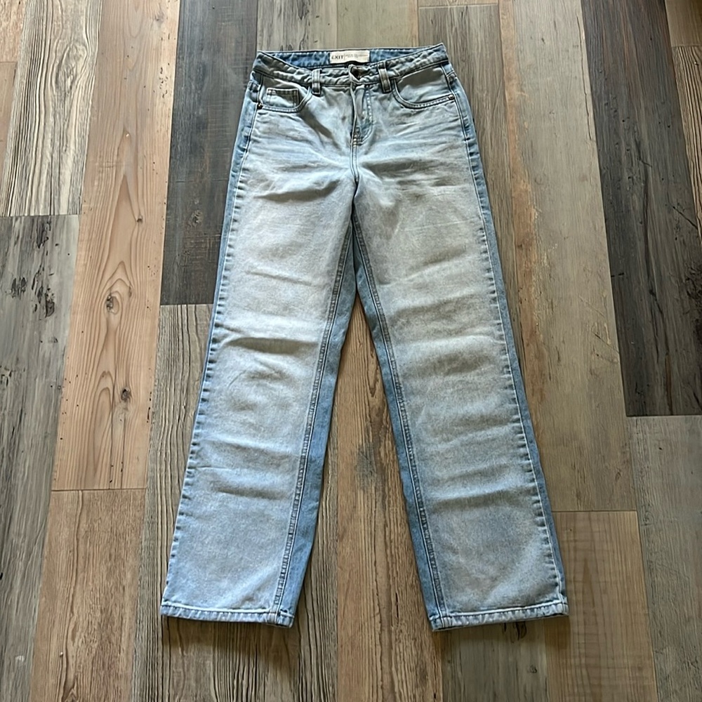 Original Denim by EXIT Jeans in Light Wash with Embroidered Back Pocket Size: 26